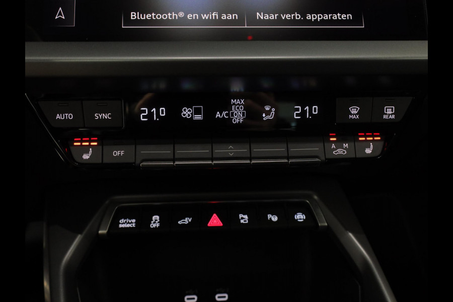 Audi A3 Sportback 45 TFSI e S edition Competition 272 pk S-tronic | Verlengde garantie | Navigatie | Parkeersensoren (Park assist) | Achteruitrijcamera | Stoelverwarming | S-Line |