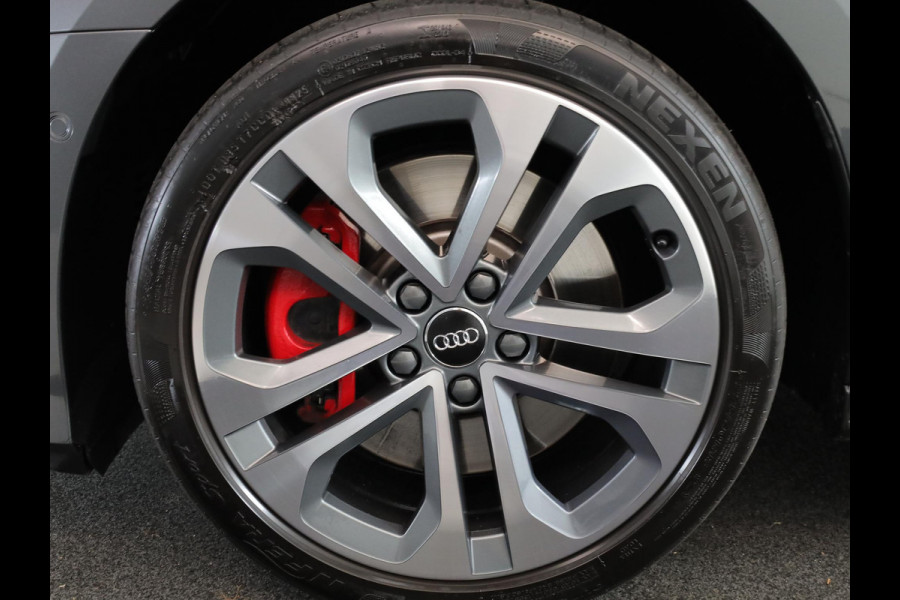 Audi A3 Sportback 45 TFSI e S edition Competition 272 pk S-tronic | Verlengde garantie | Navigatie | Parkeersensoren (Park assist) | Achteruitrijcamera | Stoelverwarming | S-Line |