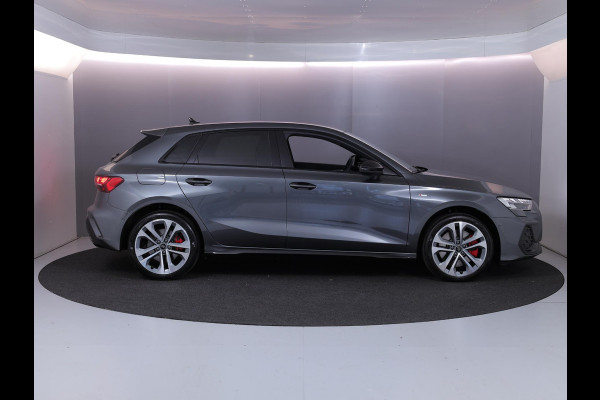 Audi A3 Sportback 45 TFSI e S edition Competition 272 pk S-tronic | Verlengde garantie | Navigatie | Parkeersensoren (Park assist) | Achteruitrijcamera | Stoelverwarming | S-Line |