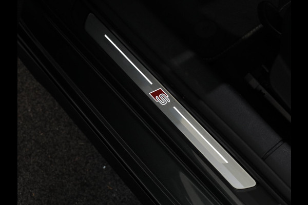 Audi A3 Sportback 45 TFSI e S edition Competition 272 pk S-tronic | Verlengde garantie | Navigatie | Parkeersensoren (Park assist) | Achteruitrijcamera | Stoelverwarming | S-Line |