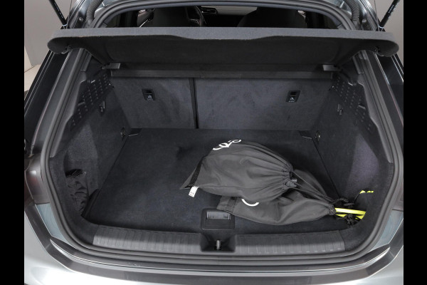Audi A3 Sportback 45 TFSI e S edition Competition 272 pk S-tronic | Verlengde garantie | Navigatie | Parkeersensoren (Park assist) | Achteruitrijcamera | Stoelverwarming | S-Line |
