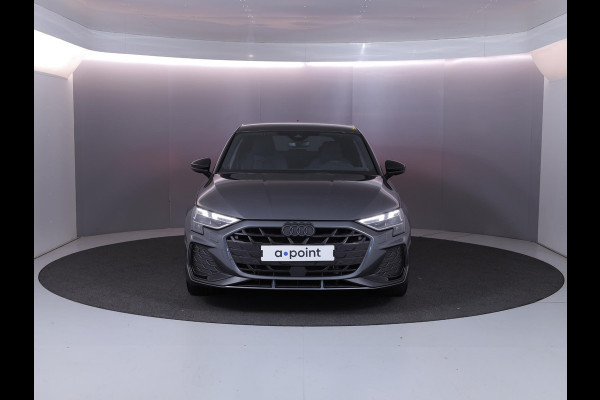 Audi A3 Sportback 45 TFSI e S edition Competition 272 pk S-tronic | Verlengde garantie | Navigatie | Parkeersensoren (Park assist) | Achteruitrijcamera | Stoelverwarming | S-Line |