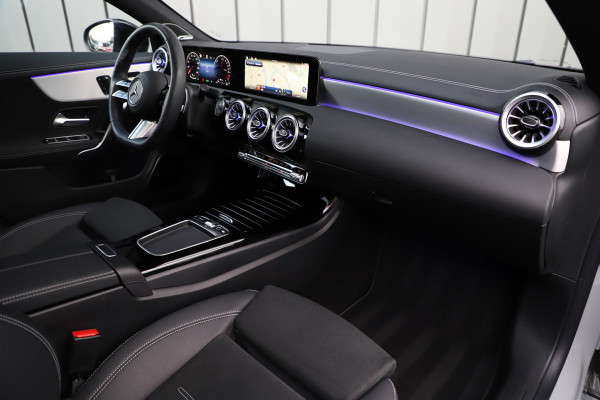 Mercedes-Benz CLA-Klasse Shooting Brake 250e AMG | 218PK | Head-up | Burmester | Keyless-go | Memory | Sfeerverlichting | Multibeam | Distronic | 2025.