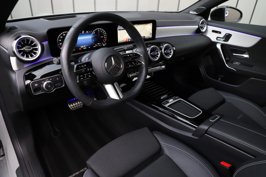 Mercedes-Benz CLA-Klasse Shooting Brake 250e AMG | 218PK | Head-up | Burmester | Keyless-go | Memory | Sfeerverlichting | Multibeam | Distronic | 2025.