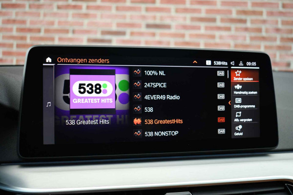 BMW 5 Serie 545e xDrive M-Sport Pano ACC HUD 20inch 360 Laser HiFi Adp-demping