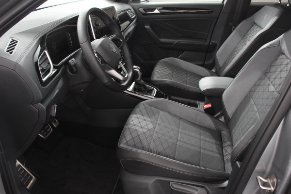 Volkswagen T-Roc 1.5 TSI 150pk DSG R-Line | Navigatie | Apple Carplay/Android Auto | Parkeersensoren | Camera | Blind Spot Assist | Adaptive Cruise Control | Elektrische achterklep | Stoel- en stuurverwarming | Climate Control | Ledverlichting | Virtual Cockpit