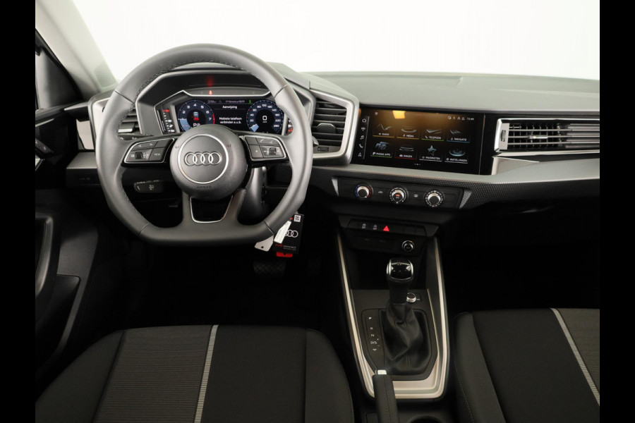 Audi A1 Sportback Advanced edition 25 TFSI 95 pk | Sportstoelen | Ledlampen voor en achter | Optiekpakket zwart plus | Spiegels inklapbaar |