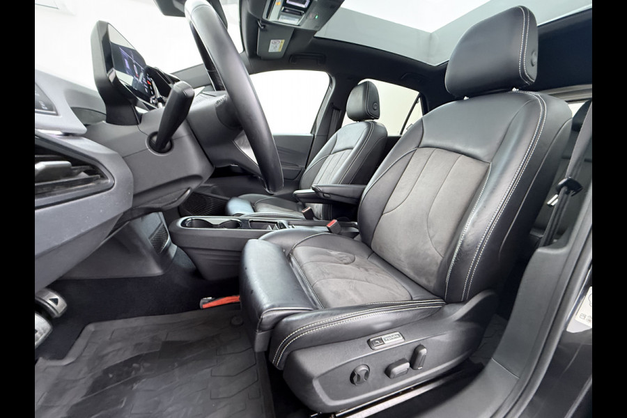 Volkswagen ID.3 First Max 58kWh Pano-dak Adap.Cruise Camera Elektr.Sport-Stoel+Verwarmd PDC Apple Carplay Android Ergo Active-Stoel Navi-Pro Ecc Lmv Privacy Glas Keyless Advanced Led-Achterlicht dynamisch Matrix Led Origineel Nederlandse Auto Zeer compleet Nieuwprijs €49.176,-