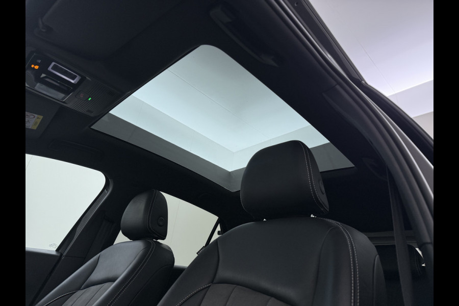 Volkswagen ID.3 First Max 58kWh Pano-dak Adap.Cruise Camera Elektr.Sport-Stoel+Verwarmd PDC Apple Carplay Android Ergo Active-Stoel Navi-Pro Ecc Lmv Privacy Glas Keyless Advanced Led-Achterlicht dynamisch Matrix Led Origineel Nederlandse Auto Zeer compleet Nieuwprijs €49.176,-