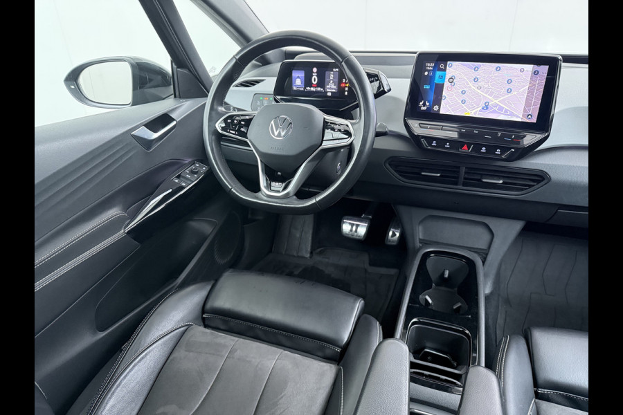 Volkswagen ID.3 First Max 58kWh Pano-dak Adap.Cruise Camera Elektr.Sport-Stoel+Verwarmd PDC Apple Carplay Android Ergo Active-Stoel Navi-Pro Ecc Lmv Privacy Glas Keyless Advanced Led-Achterlicht dynamisch Matrix Led Origineel Nederlandse Auto Zeer compleet Nieuwprijs €49.176,-