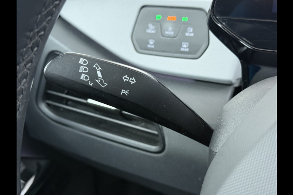 Volkswagen ID.3 First Max 58kWh Pano-dak Adap.Cruise Camera Elektr.Sport-Stoel+Verwarmd PDC Apple Carplay Android Ergo Active-Stoel Navi-Pro Ecc Lmv Privacy Glas Keyless Advanced Led-Achterlicht dynamisch Matrix Led Origineel Nederlandse Auto Zeer compleet Nieuwprijs €49.176,-