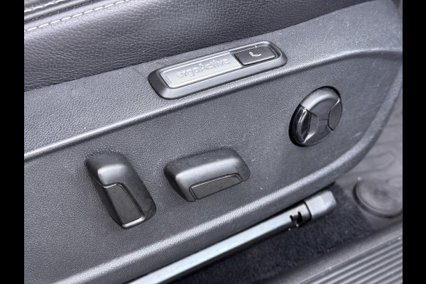 Volkswagen ID.3 First Max 58kWh Pano-dak Adap.Cruise Camera Elektr.Sport-Stoel+Verwarmd PDC Apple Carplay Android Ergo Active-Stoel Navi-Pro Ecc Lmv Privacy Glas Keyless Advanced Led-Achterlicht dynamisch Matrix Led Origineel Nederlandse Auto Zeer compleet Nieuwprijs €49.176,-