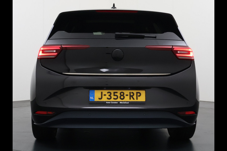 Volkswagen ID.3 First Max 58kWh Pano-dak Adap.Cruise Camera Elektr.Sport-Stoel+Verwarmd PDC Apple Carplay Android Ergo Active-Stoel Navi-Pro Ecc Lmv Privacy Glas Keyless Advanced Led-Achterlicht dynamisch Matrix Led Origineel Nederlandse Auto Zeer compleet Nieuwprijs €49.176,-