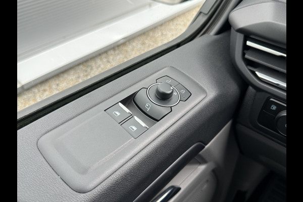 Ford Tourneo Custom Bus Plug-in Hybrid 340 L2 Tourneo Titanium AUTOMAAT! TREKHAAK! LEDER