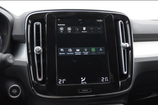Volvo XC40 T4 211PK Automaat Inscription Expression Adaptieve cruise control / Elektrische achterklep / keyless entry / parkeersensoren met camera / Apple carplay / Bluetooth / Elektrische stoelen met geheugen