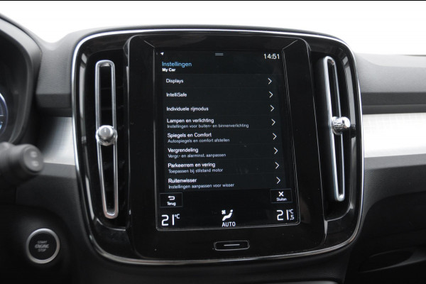 Volvo XC40 T4 211PK Automaat Inscription Expression Adaptieve cruise control / Elektrische achterklep / keyless entry / parkeersensoren met camera / Apple carplay / Bluetooth / Elektrische stoelen met geheugen