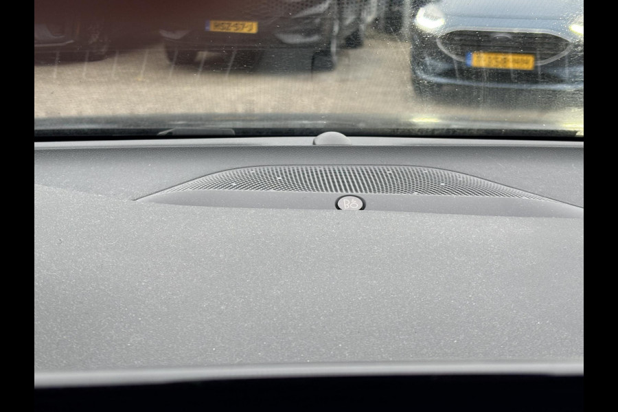 Ford FOCUS Wagon 1.0 EcoBoost Hybrid ST Line X 125pk  | Adaptieve Cruise | Winter Pack | 35.000 km! | SYNC 4 |B&O Audio |