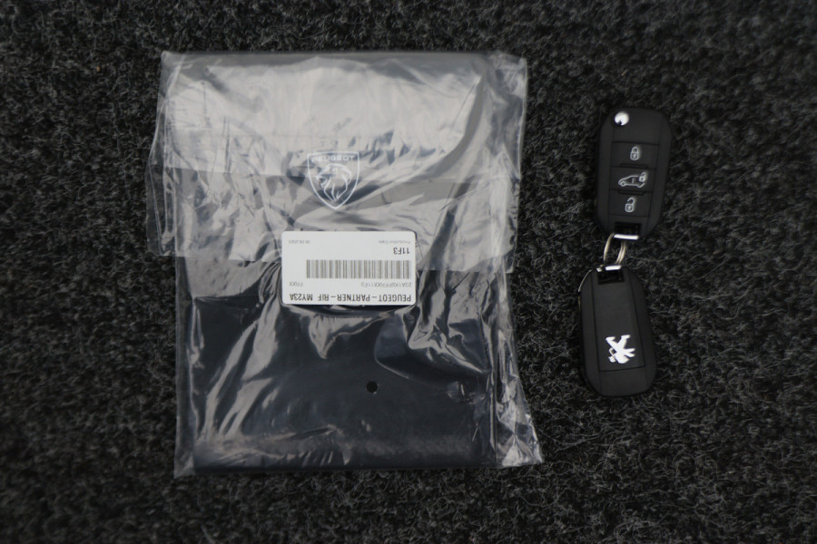 Peugeot e-Partner 136 L1 50 kWh Camera, Apple Carplay, Cruise, DAB, Airco, Sidebars