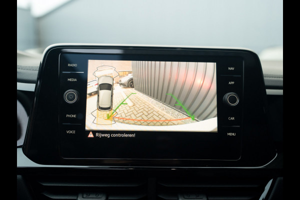 Volkswagen T-Roc 1.5 TSI R-Line Business | Trekhaak afnb. | Panodak | Keyless | Elk. A-klep | Side Assist | IQ Light | Prijs Rijklaar!!