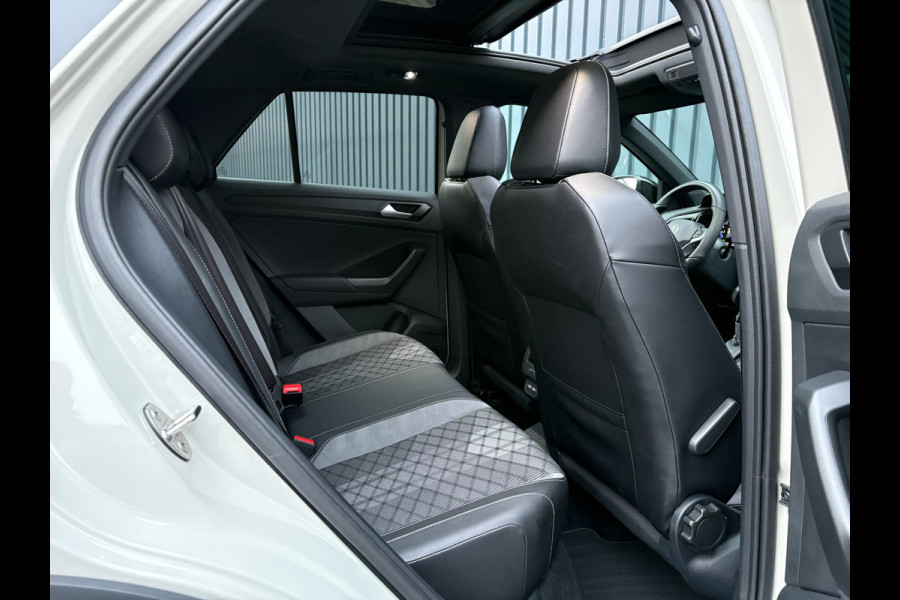 Volkswagen T-Roc 1.5 TSI R-Line Business | Trekhaak afnb. | Panodak | Keyless | Elk. A-klep | Side Assist | IQ Light | Prijs Rijklaar!!