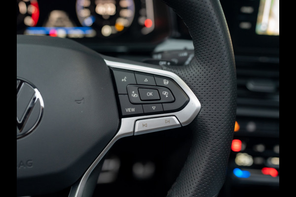 Volkswagen T-Roc 1.5 TSI R-Line Business | Trekhaak afnb. | Panodak | Keyless | Elk. A-klep | Side Assist | IQ Light | Prijs Rijklaar!!