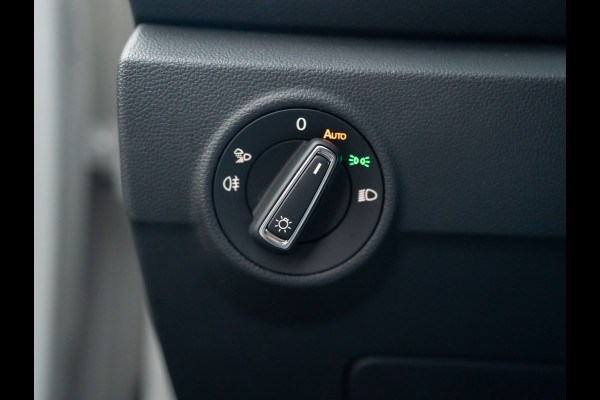 Volkswagen T-Roc 1.5 TSI R-Line Business | Trekhaak afnb. | Panodak | Keyless | Elk. A-klep | Side Assist | IQ Light | Prijs Rijklaar!!