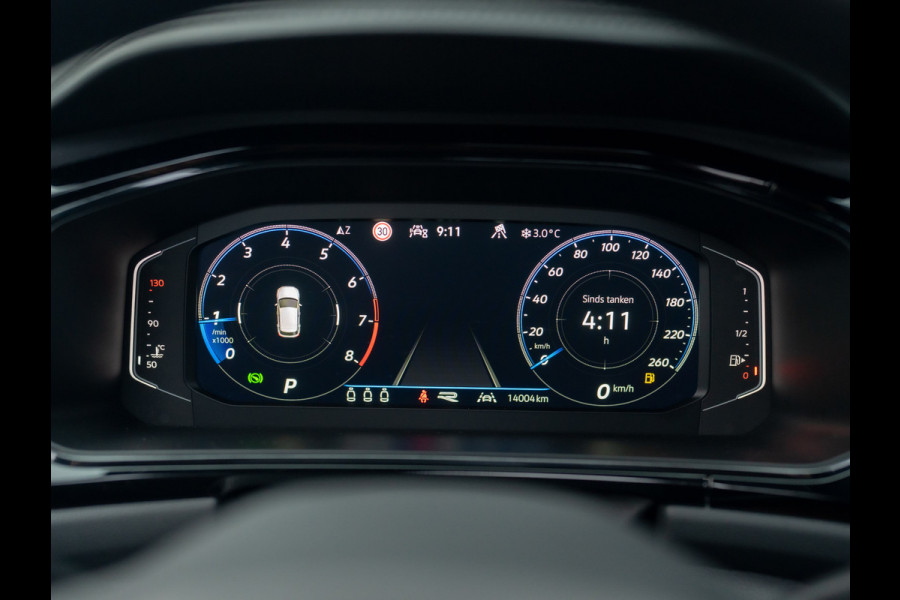 Volkswagen T-Roc 1.5 TSI R-Line Business | Trekhaak afnb. | Panodak | Keyless | Elk. A-klep | Side Assist | IQ Light | Prijs Rijklaar!!