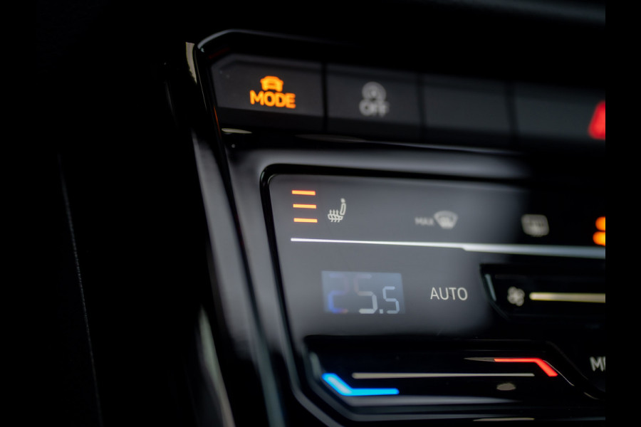 Volkswagen T-Roc 1.5 TSI R-Line Business | Trekhaak afnb. | Panodak | Keyless | Elk. A-klep | Side Assist | IQ Light | Prijs Rijklaar!!