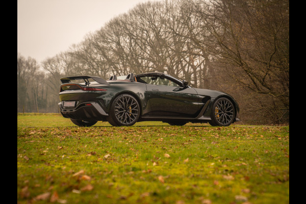 Aston Martin V12 Vantage Roadster | Nr. 211/249 | Pentland Green by Q | Briljant!