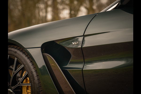 Aston Martin V12 Vantage Roadster | Nr. 211/249 | Pentland Green by Q | Briljant!