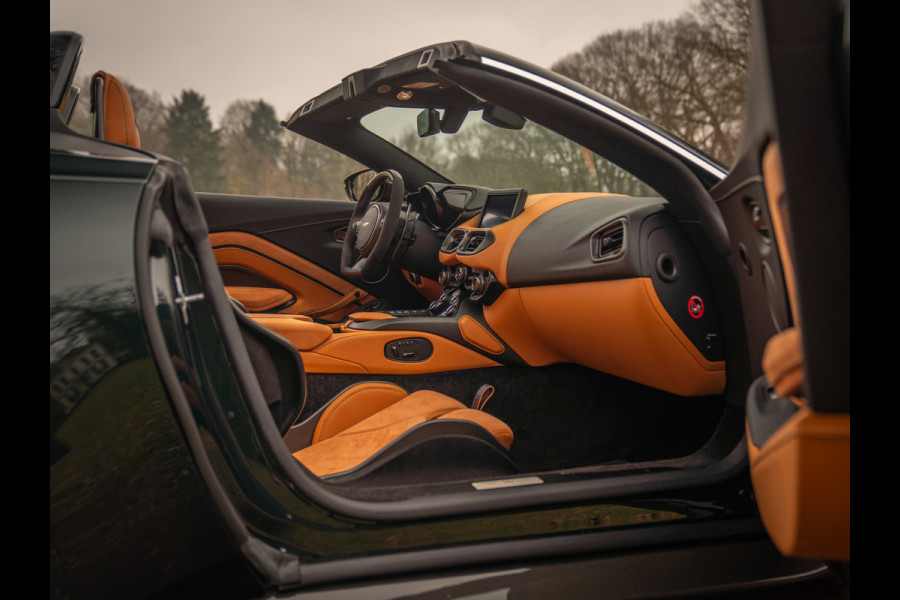 Aston Martin V12 Vantage Roadster | Nr. 211/249 | Pentland Green by Q | Briljant!