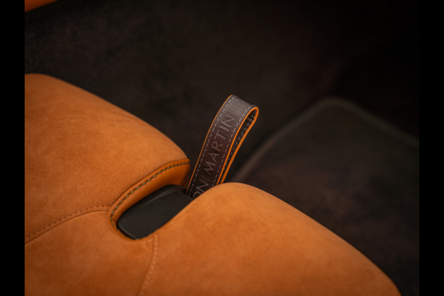 Aston Martin V12 Vantage Roadster | Nr. 211/249 | Pentland Green by Q | Briljant!