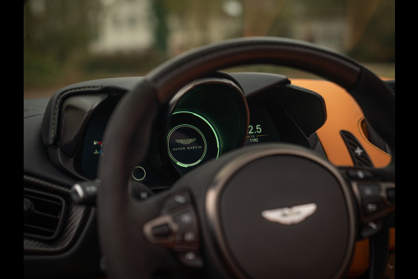 Aston Martin V12 Vantage Roadster | Nr. 211/249 | Pentland Green by Q | Briljant!