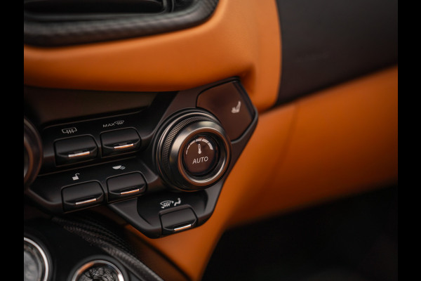 Aston Martin V12 Vantage Roadster | Nr. 211/249 | Pentland Green by Q | Briljant!