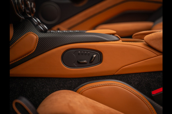 Aston Martin V12 Vantage Roadster | Nr. 211/249 | Pentland Green by Q | Briljant!