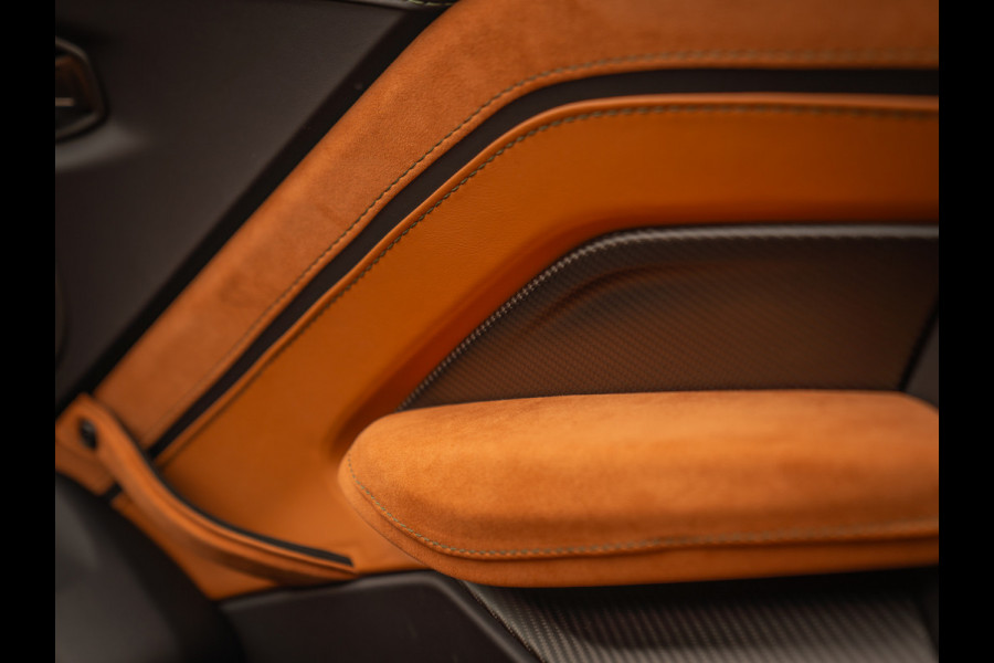 Aston Martin V12 Vantage Roadster | Nr. 211/249 | Pentland Green by Q | Briljant!