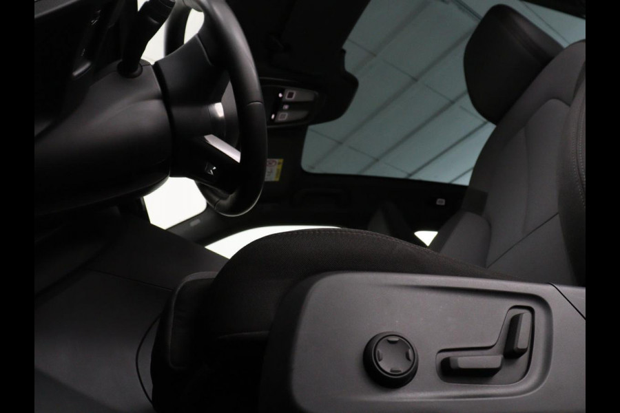 Polestar 2 Long Range Dual Motor Launch Edition 78kWh | Panoramadak | Trekhaak | 360 Camera | Achterbankverwarming | Adaptive cruise | Carplay | Camera | Stoelverwarming | Keyless