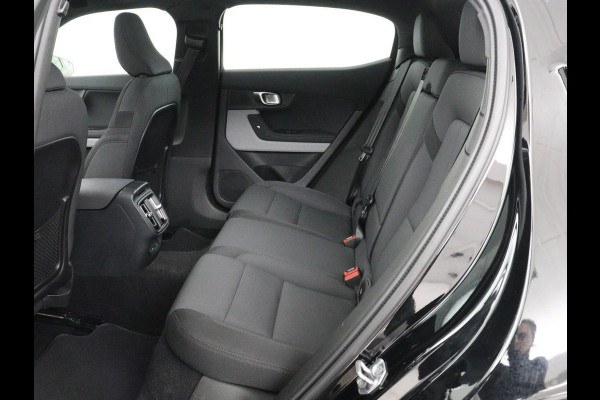 Polestar 2 Long Range Dual Motor Launch Edition 78kWh | Panoramadak | Trekhaak | 360 Camera | Achterbankverwarming | Adaptive cruise | Carplay | Camera | Stoelverwarming | Keyless