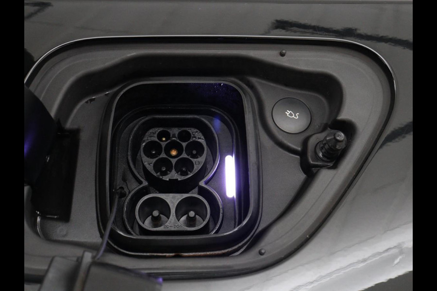 Polestar 2 Long Range Dual Motor Launch Edition 78kWh | Panoramadak | Trekhaak | 360 Camera | Achterbankverwarming | Adaptive cruise | Carplay | Camera | Stoelverwarming | Keyless