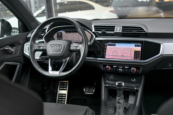 Audi Q3 45 TFSI e S edition. ACC, Stuurverw, Keyless, Matrix, Camera, 20'', CarPlay!