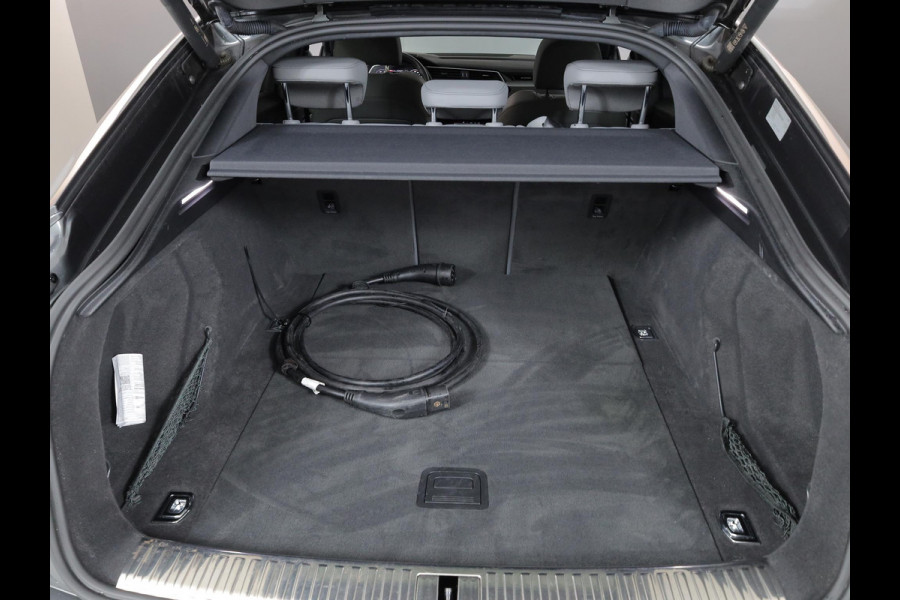 Audi e-tron Sportback 55 quattro S edition 95 kWh 408PK | Panorama dak | Matrix koplampen | S-Line |