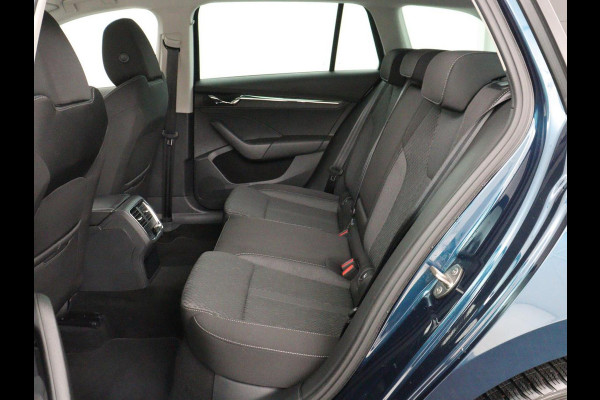 Škoda Octavia 1.0 e-TSI Business Edition Plus | Trekhaak | Stoelverwarming | Adaptive cruise | Camera | Carplay | Navigatie | 18'' | Side Assist | Keyless | Full LED