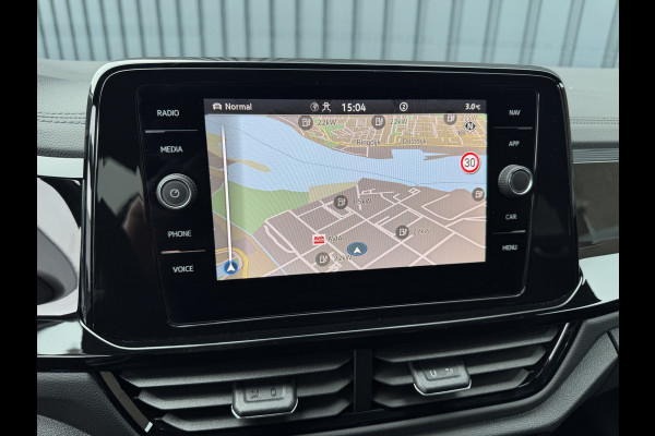 Volkswagen T-Roc 1.5 TSI R-Line Business | Trekhaak afnb. | Panodak | Keyless | Elk. A-klep | Side Assist | IQ Light | Prijs Rijklaar!!