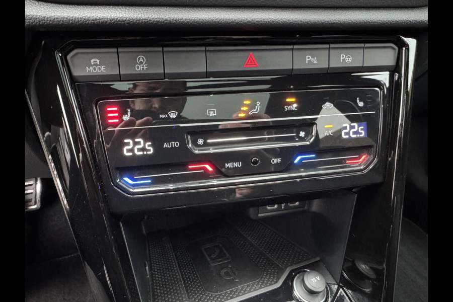 Volkswagen T-Roc 1.5 TSI R-Line Business | Trekhaak afnb. | Panodak | Keyless | Elk. A-klep | Side Assist | IQ Light | Prijs Rijklaar!!