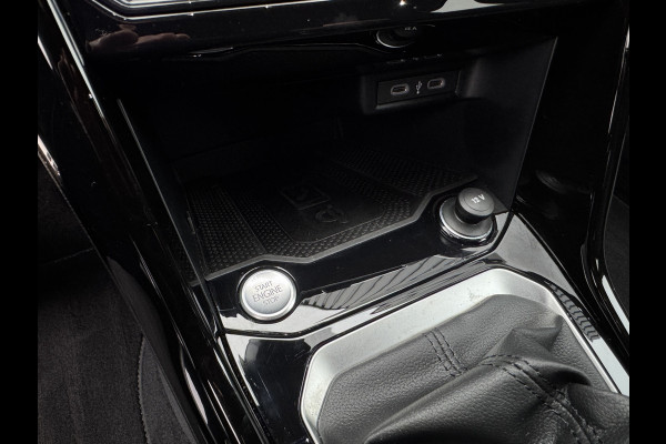 Volkswagen T-Roc 1.5 TSI R-Line Business | Trekhaak afnb. | Panodak | Keyless | Elk. A-klep | Side Assist | IQ Light | Prijs Rijklaar!!