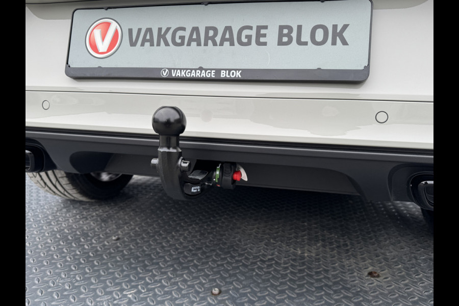 Volkswagen T-Roc 1.5 TSI R-Line Business | Trekhaak afnb. | Panodak | Keyless | Elk. A-klep | Side Assist | IQ Light | Prijs Rijklaar!!