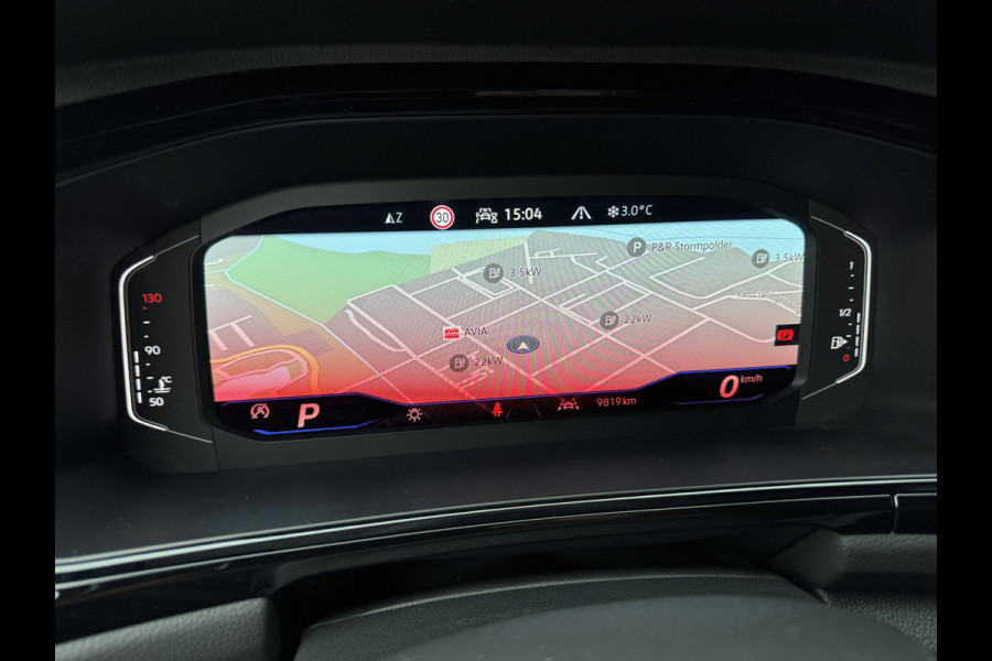 Volkswagen T-Roc 1.5 TSI R-Line Business | Trekhaak afnb. | Panodak | Keyless | Elk. A-klep | Side Assist | IQ Light | Prijs Rijklaar!!