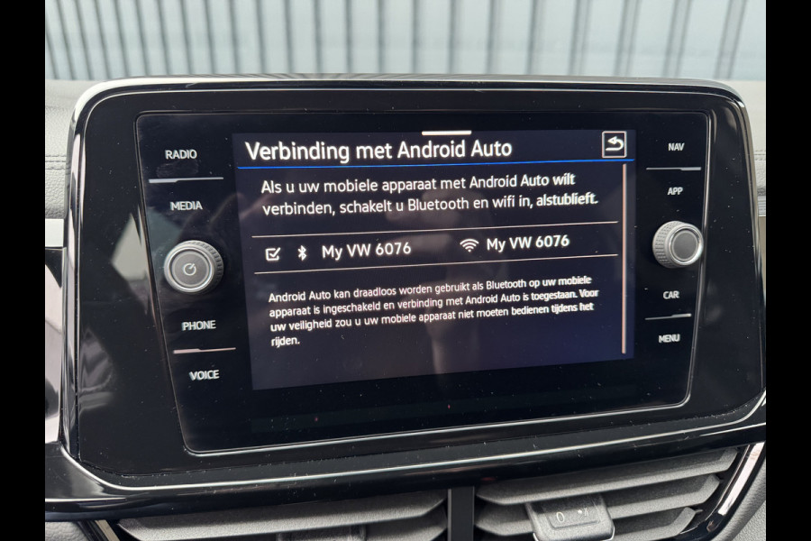 Volkswagen T-Roc 1.5 TSI R-Line Business | Trekhaak afnb. | Panodak | Keyless | Elk. A-klep | Side Assist | IQ Light | Prijs Rijklaar!!