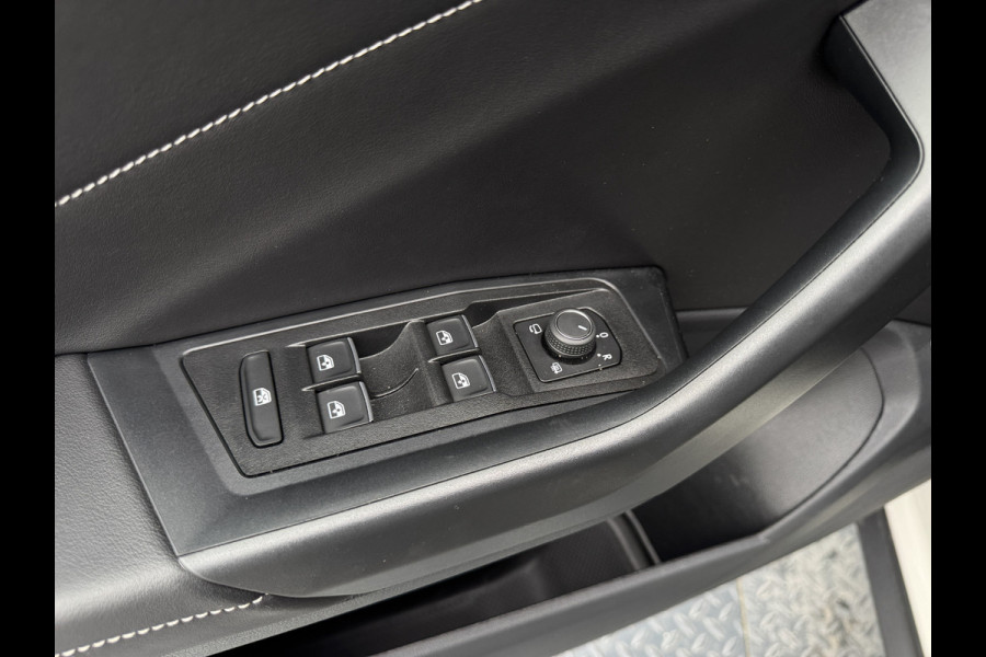 Volkswagen T-Roc 1.5 TSI R-Line Business | Trekhaak afnb. | Panodak | Keyless | Elk. A-klep | Side Assist | IQ Light | Prijs Rijklaar!!