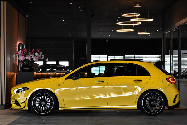 Mercedes-Benz A-Klasse AMG 35 4MATIC Edition 1 Aero. Schaal, Pano, Perf stuur, Keyless, Camera, Dodeh, CarPlay, Sfeer!